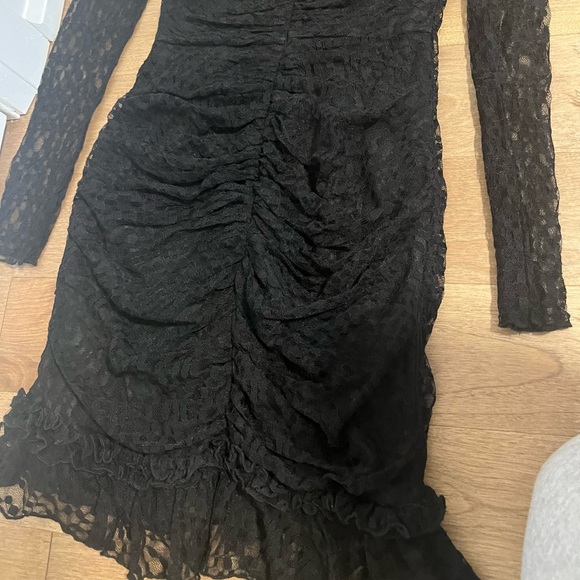 Beautiful dress - Picture 5 of 9